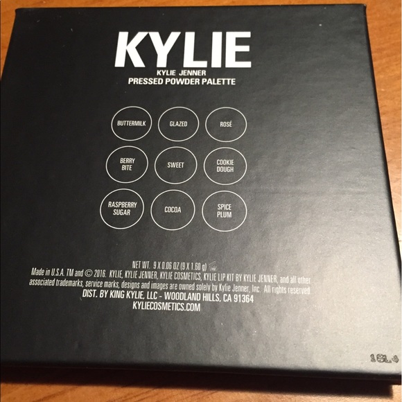 🎉HP🎉 Kylie The Sorta Sweet Eyeshadow Palette - Picture 8 of 13